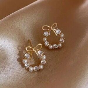 Dainty Rhinestone Pearl Earrings Wreath Gold Bow Small New
